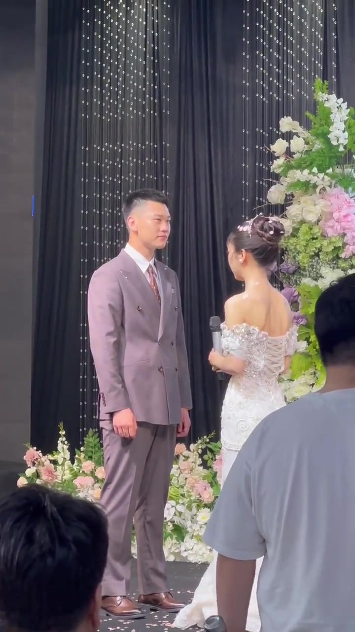 这会终于知道这个方巾是干嘛用的了
