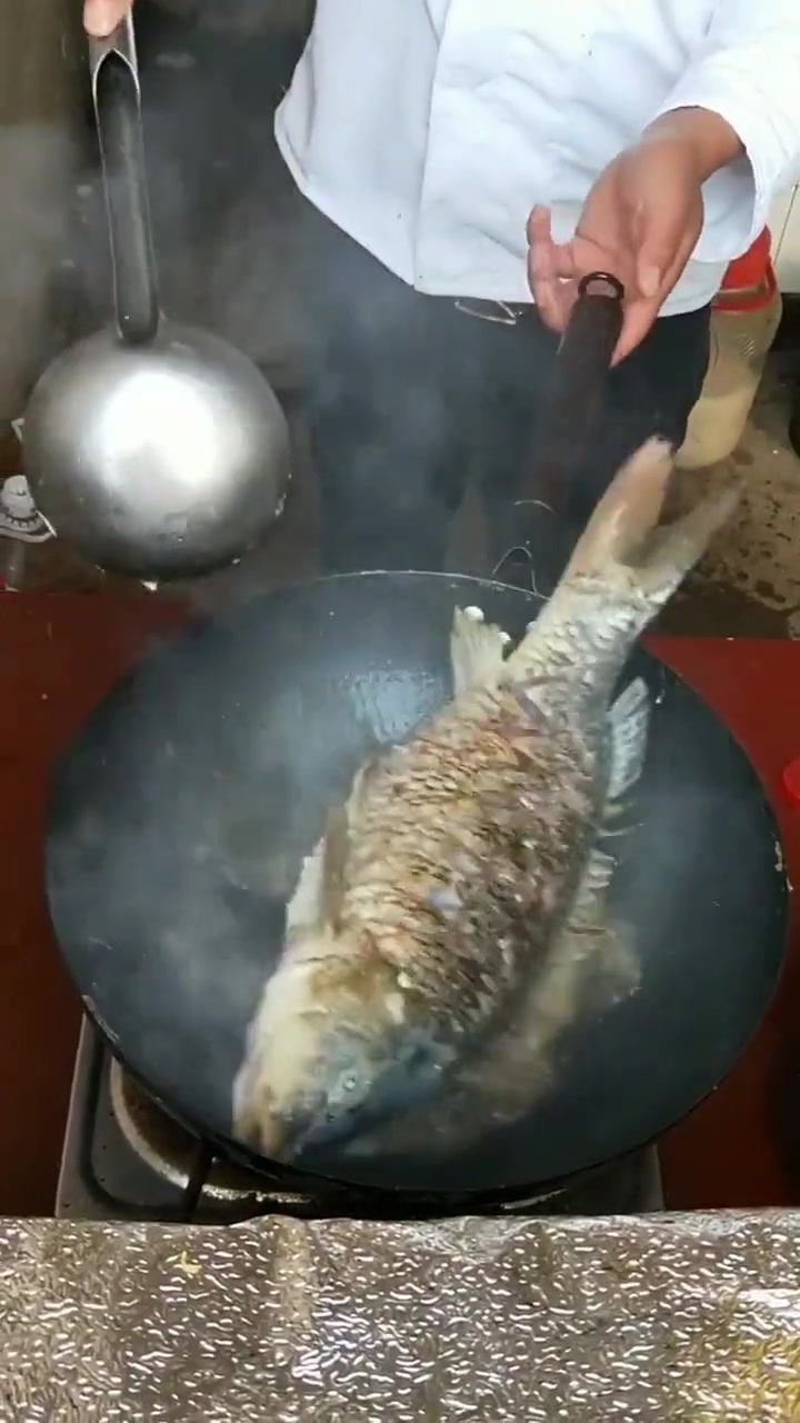 大夫快来！我看还能抢救一下！