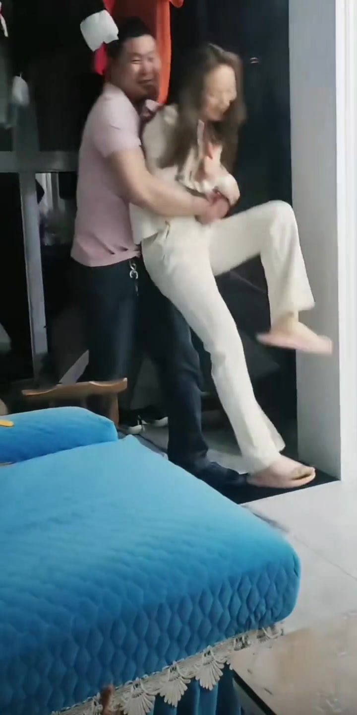 他老婆要是真生气了，应该不会是这种表现吧？