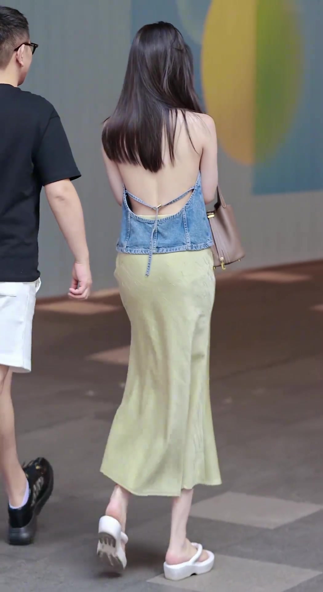 在太古里看到的这对情侣，可还行？