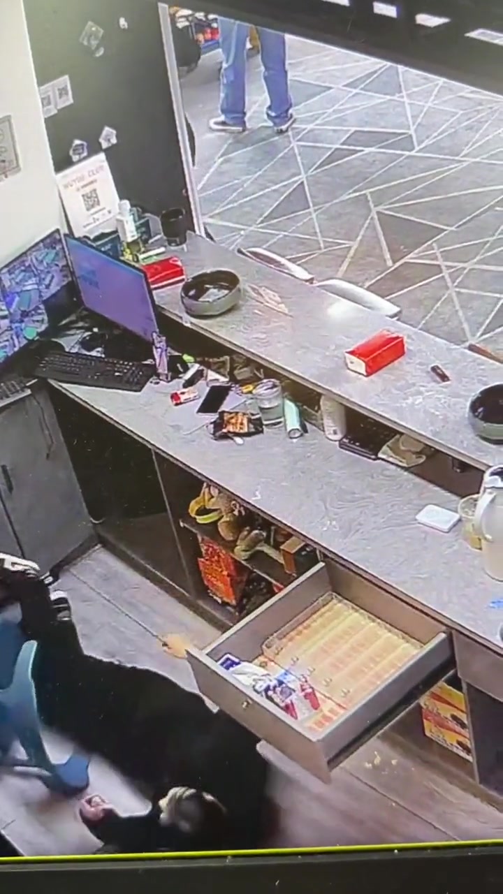 板凳：给我让座！