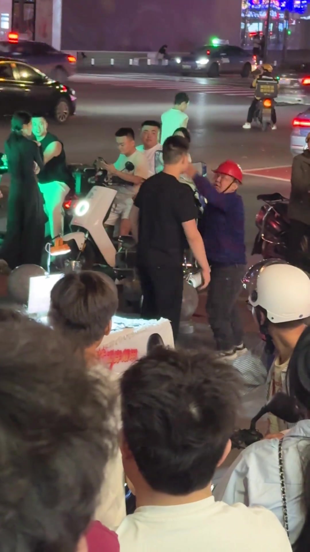 现在吵架已经颠成这样子了吗