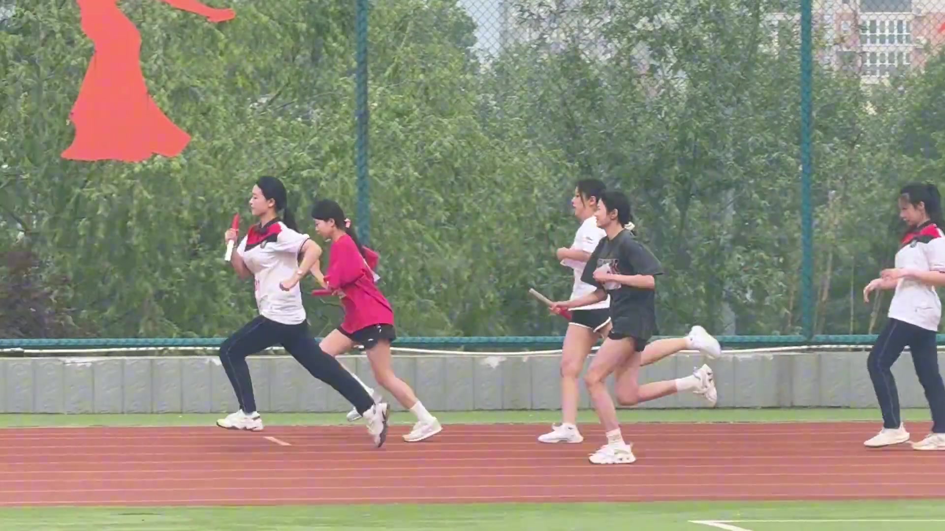 感觉她都没用力跑，就跑得好快怎么回事