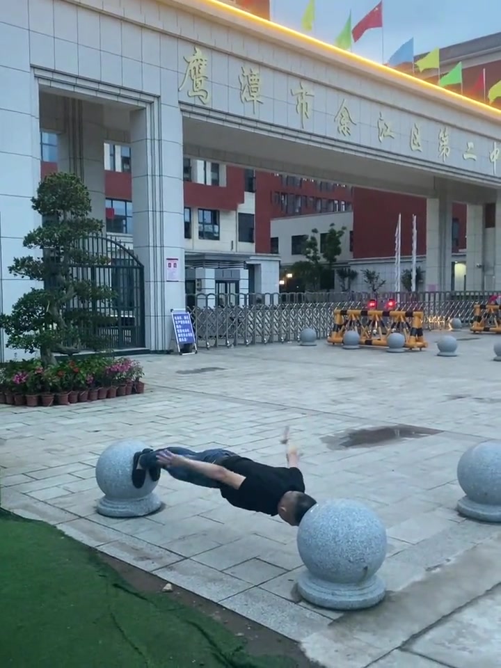 大哥是怎么做到严丝合缝的？