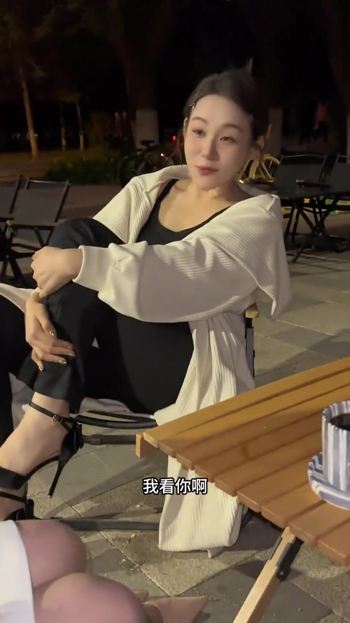 小姐姐的言语让人感到满满的嫉妒