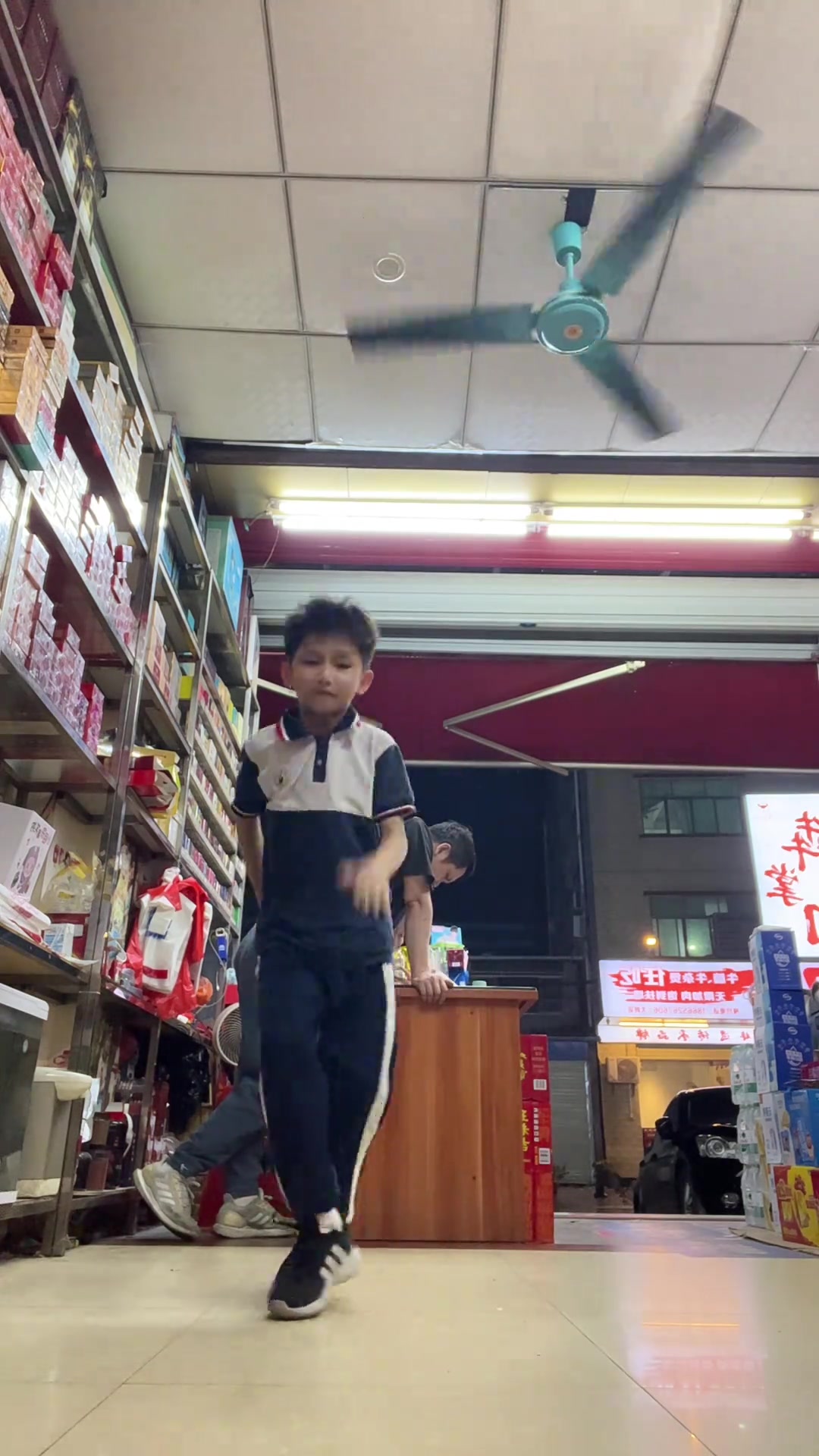 能不能跳慢点，阿姨我跟不上呀