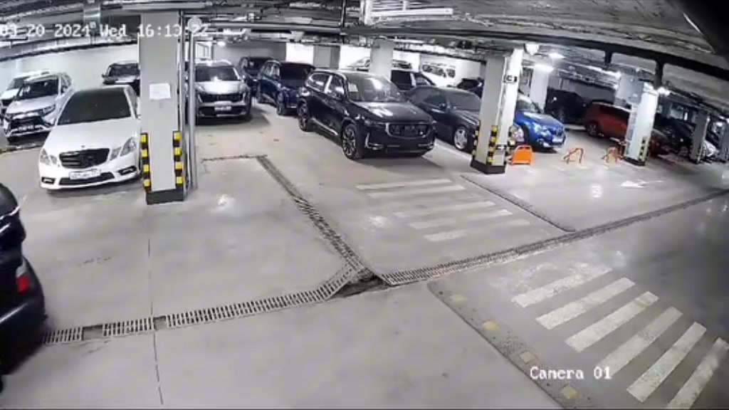 自己给自己挖了个坑