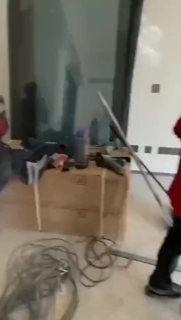 人才啊，承重墙都打！