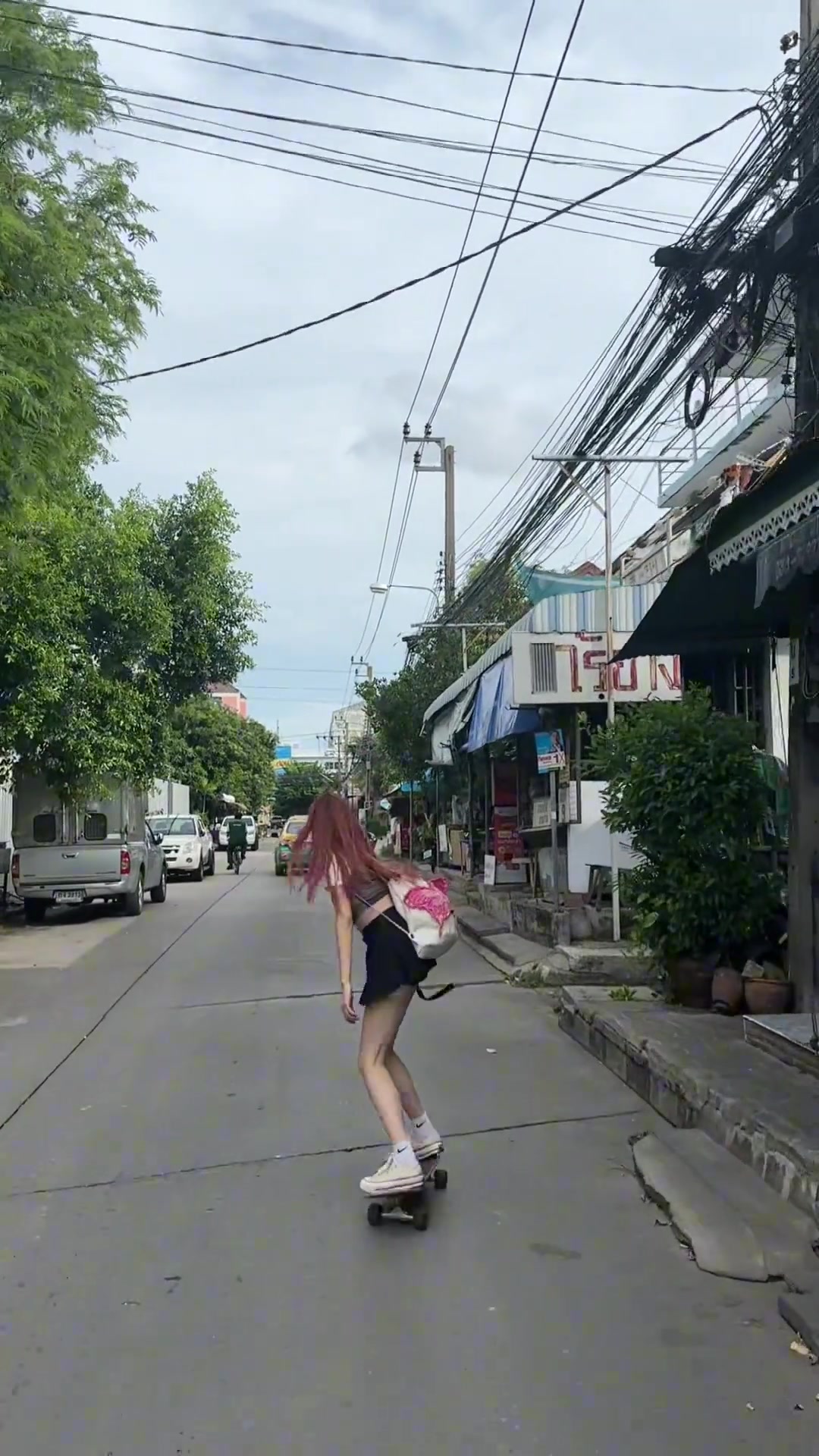 小姐姐的滑板玩得很六呀