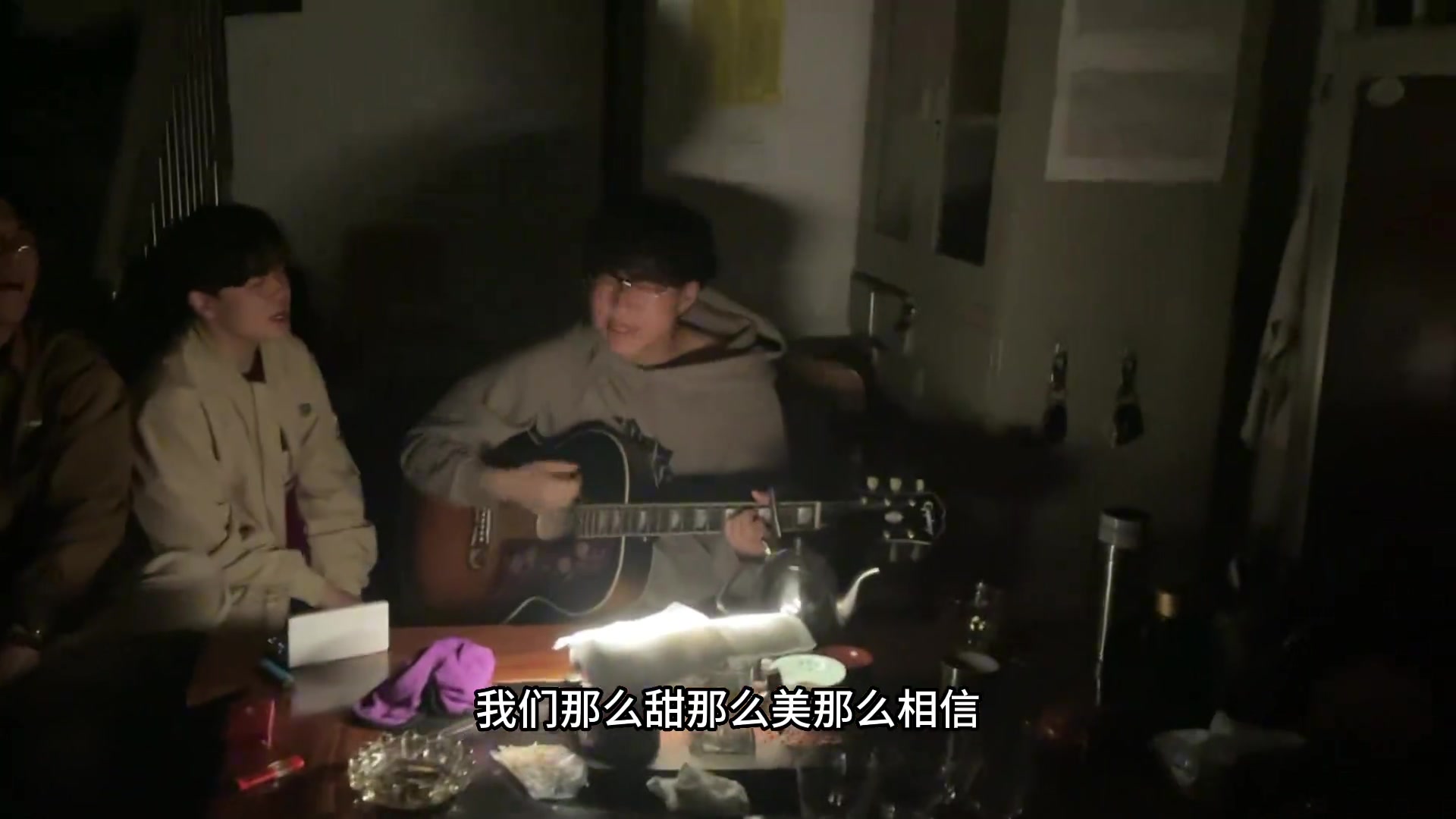 不删他 内耗会杀死我 删了他 思念会杀死我 何解
