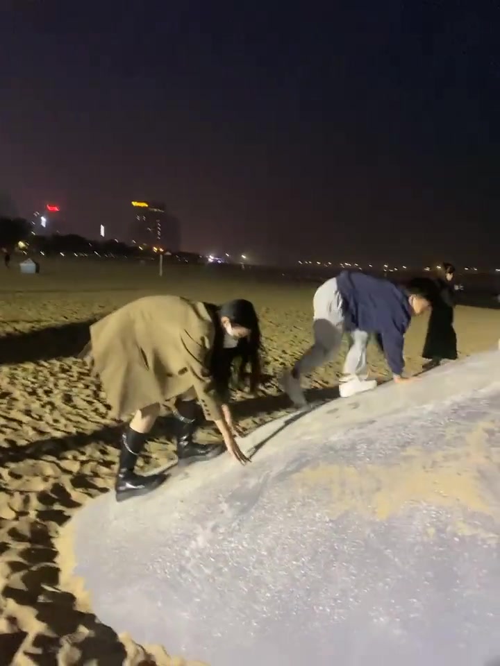 情绪价值被几个不认识的小孩哥小孩姐拉满了