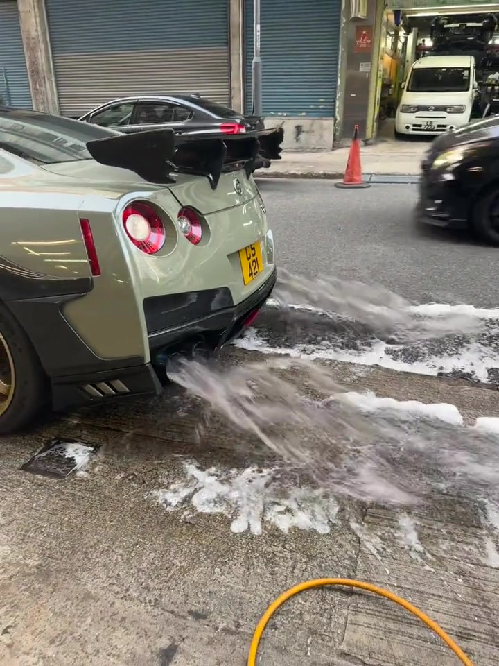 吧友们这啥车啊？竟然刚开始就喷