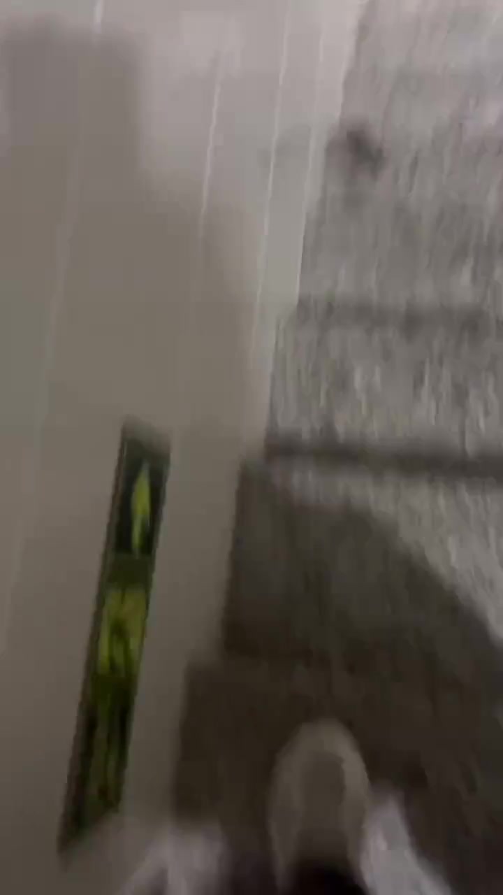 此属于无奈之举，竟然被逼跳楼了