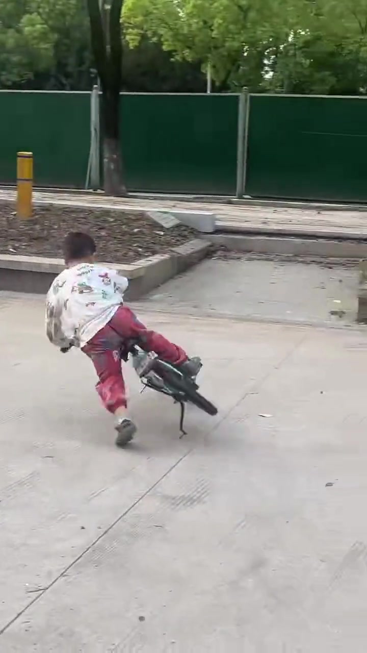 前面蓄力都白费了，耍帅失败