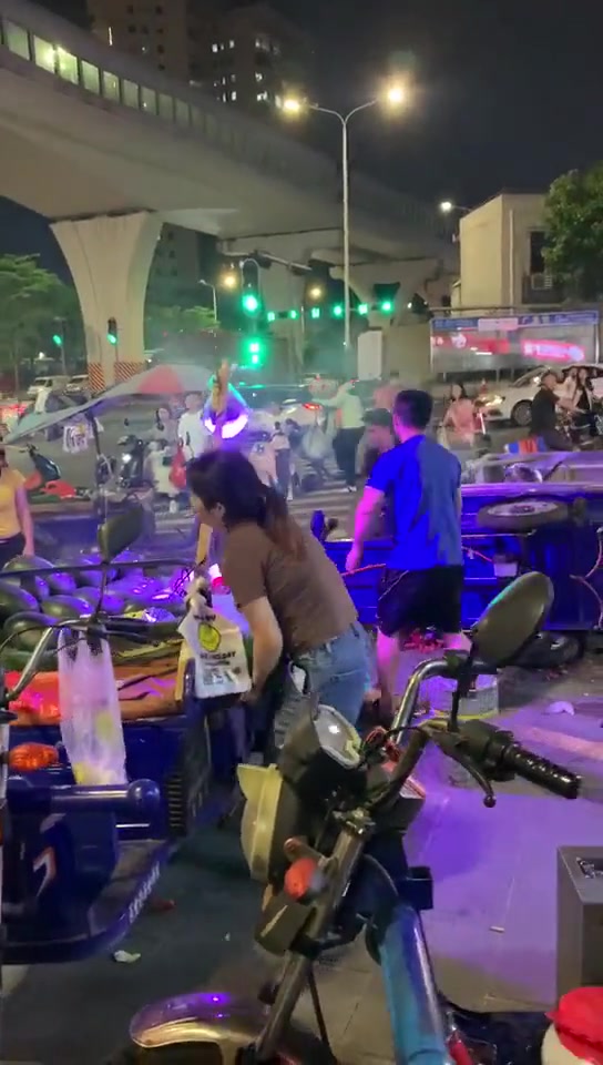 本是同根生，相煎何太急啊！