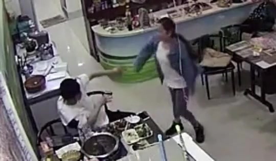 不是她厉害 而是他不想伤害她