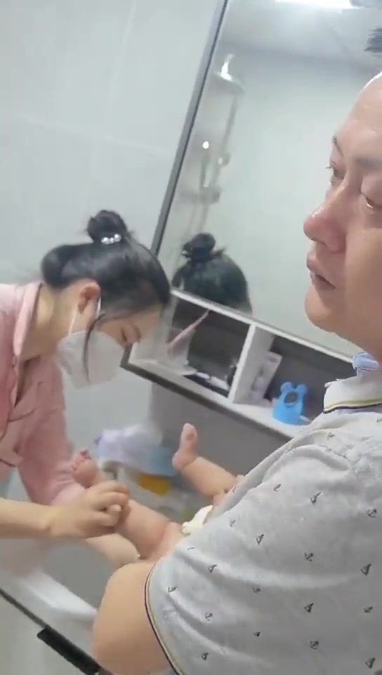 攒肚期，攒肚五天拉的屎太有威力了，护士都熏吐了