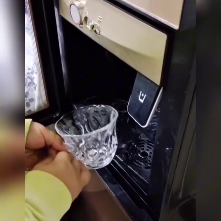 这饮水机设计的真不合理！