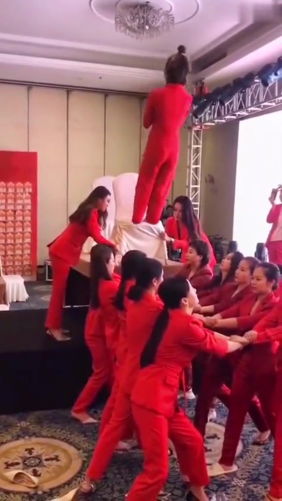 下一个到谁了，上来吧！
