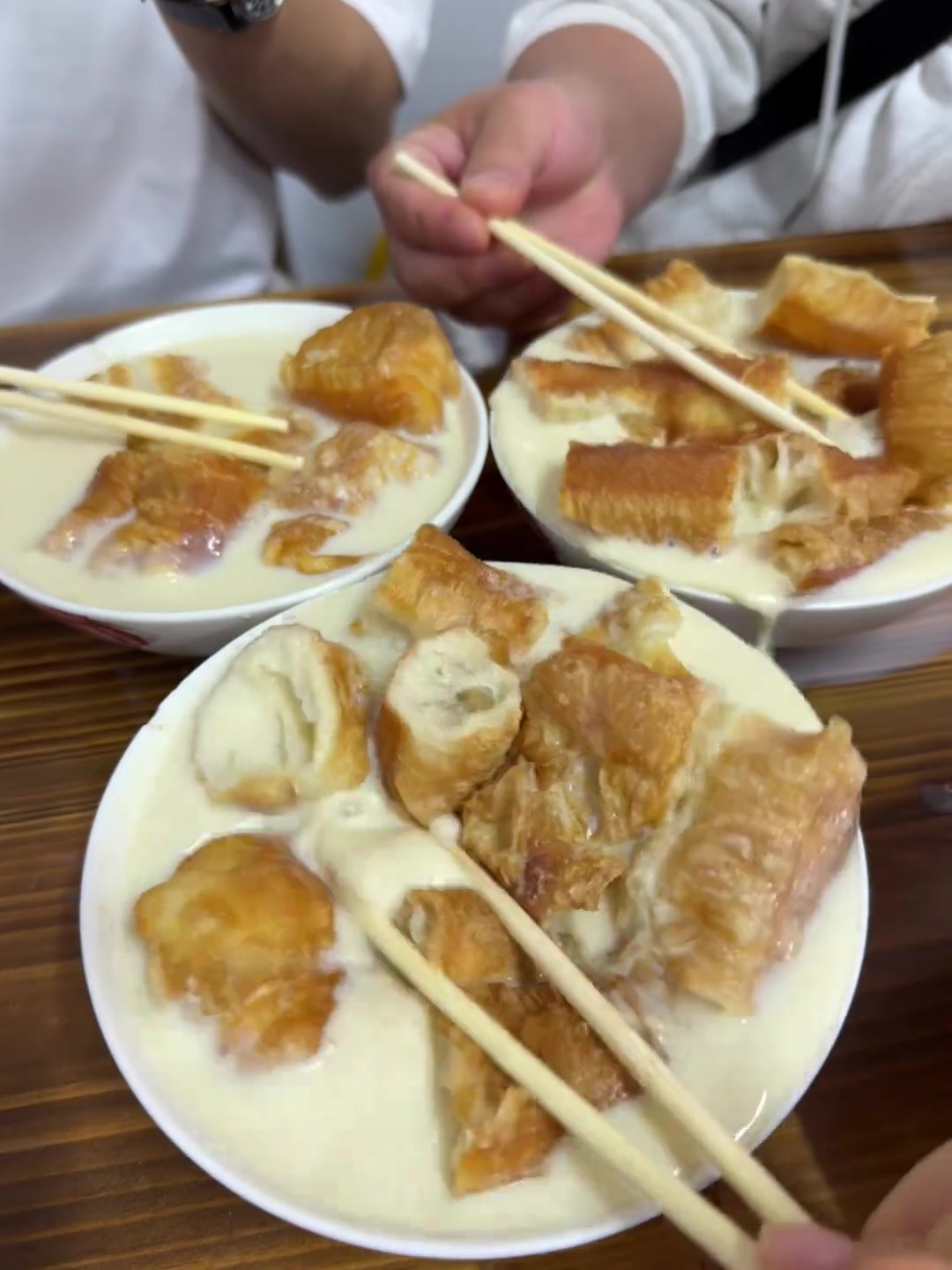 美好的一天从淹死一碗油条开始