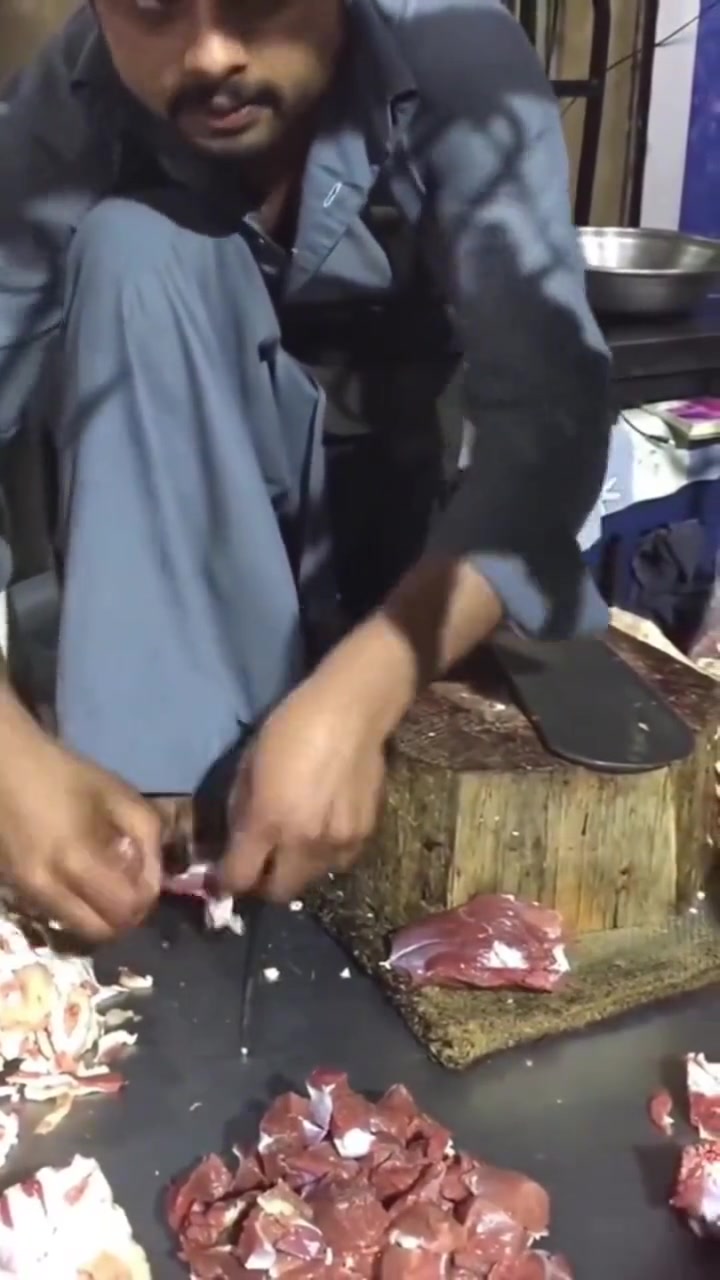 这切肉方法也是绝了，这就叫“指甲刀”啊
