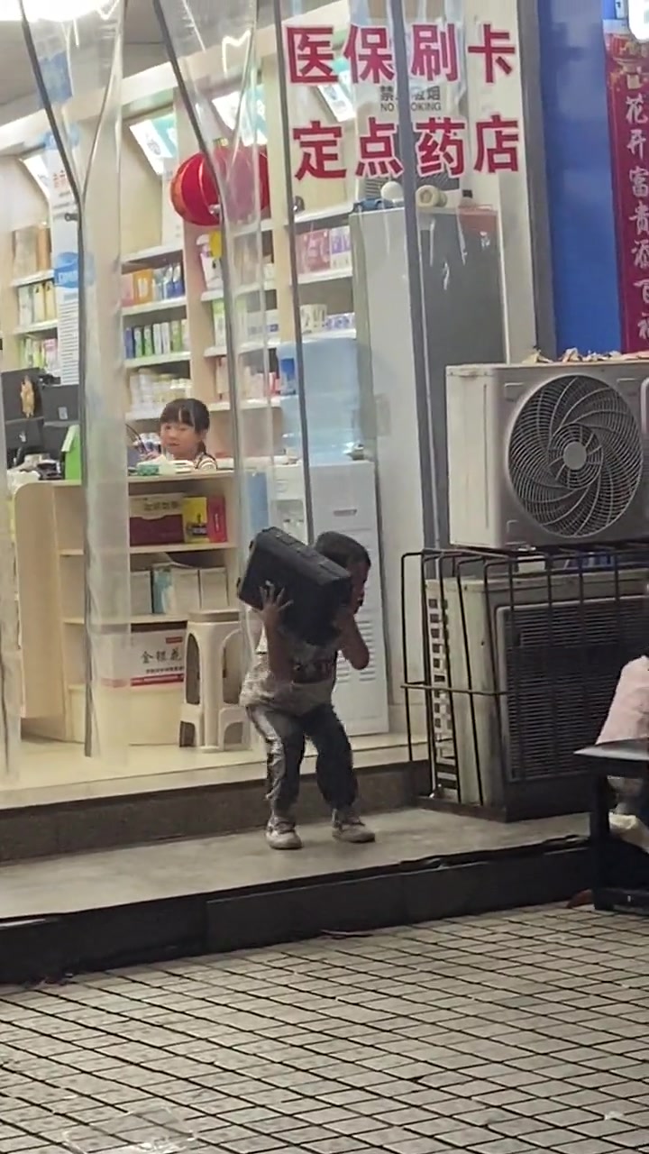 这么小就这么会整活了！