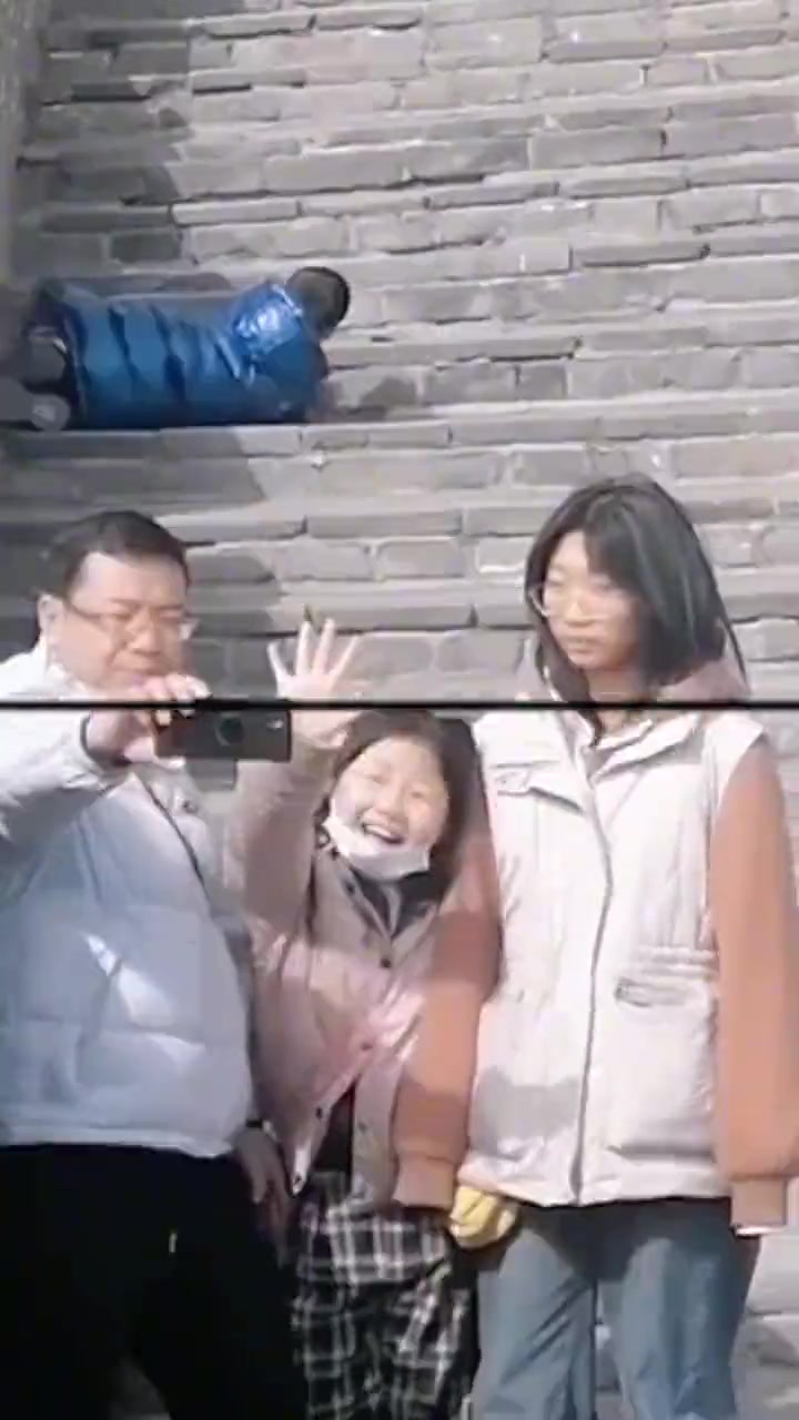一跳三叩首，行这大礼