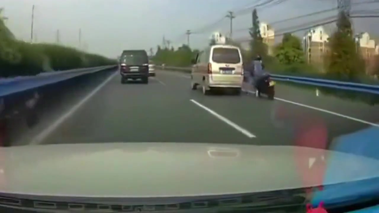 这恶意的别车差点害死人！