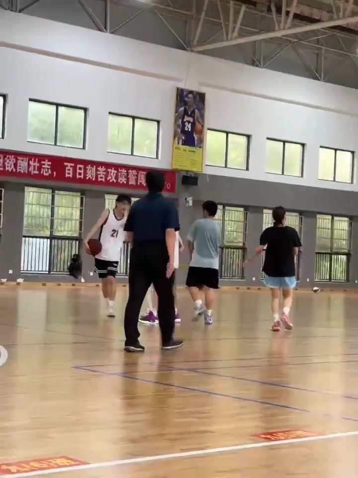 爆扣教练被抓了