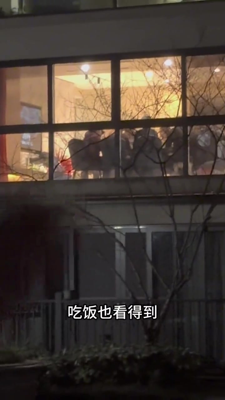 家里装修这么好，不让人看到不是白装了