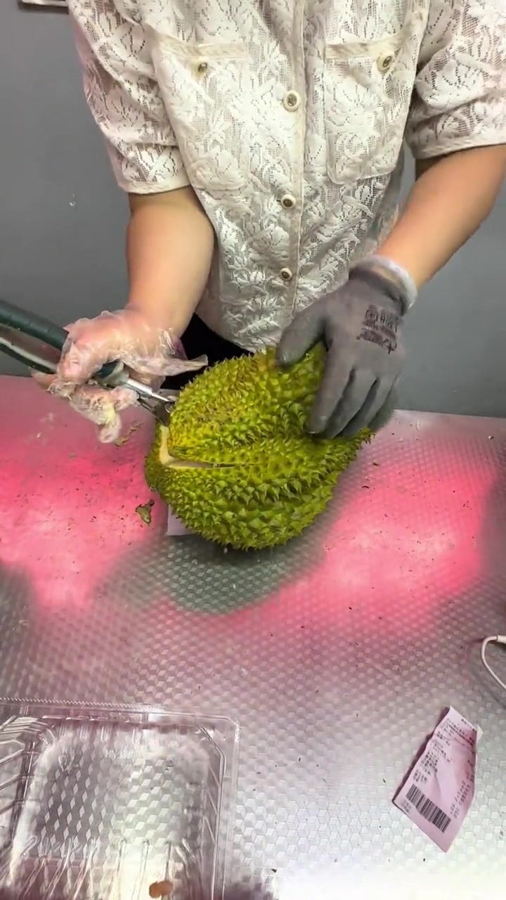 开到这个榴莲我直接眼前一黑