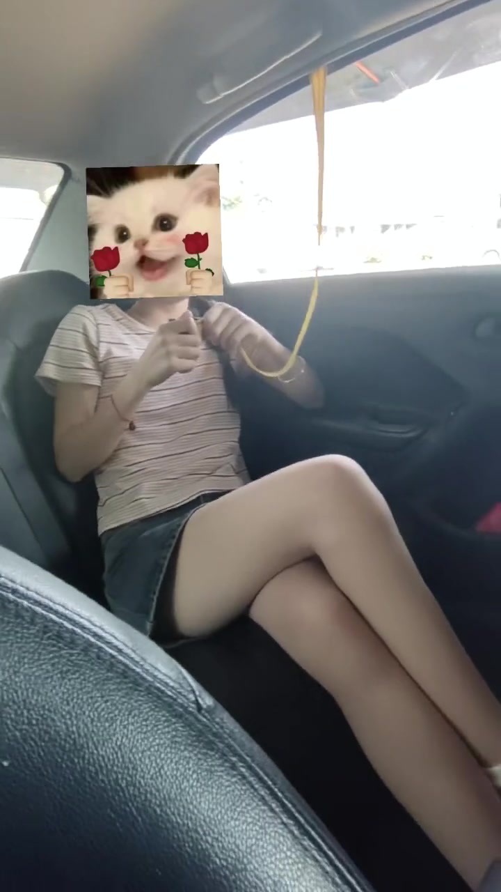让女学员不要穿这样来练车...