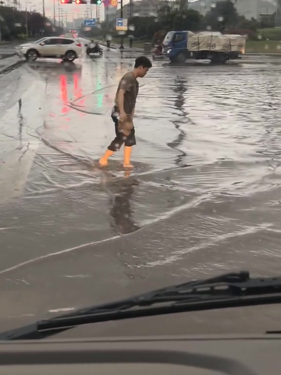 还卡上点了 跳的很好 下次别跳了
