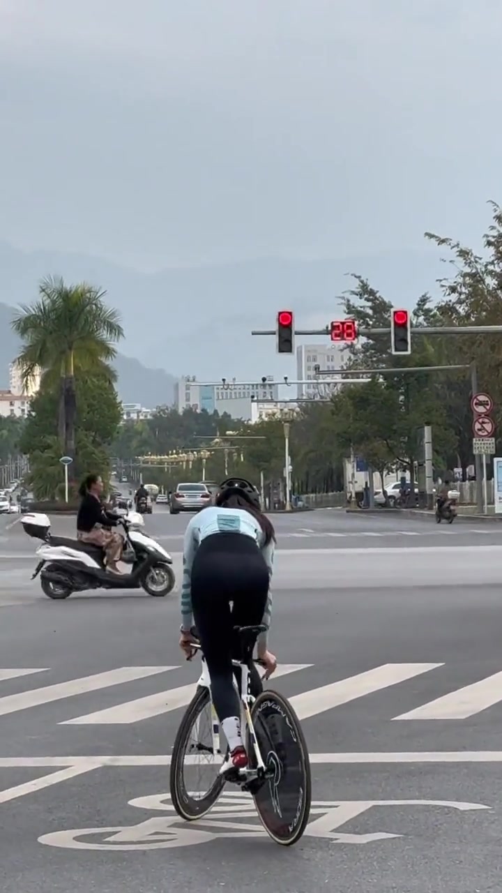不能动了是吧？