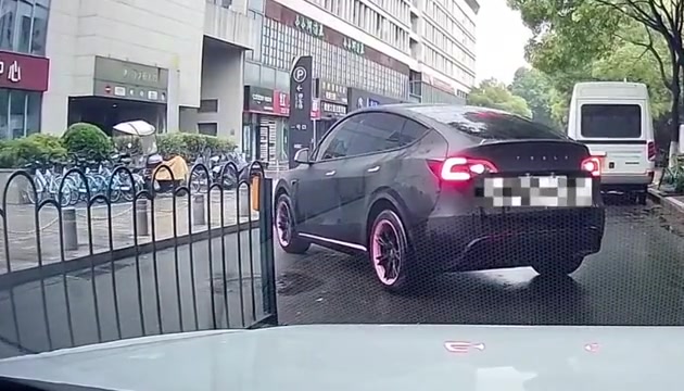 非要在这里掉头不可吗？