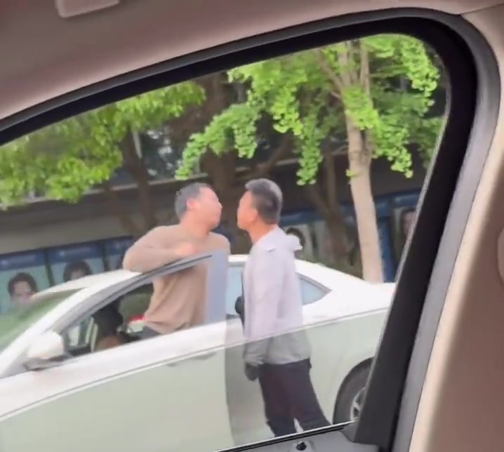 可以没有谈吐，但必须有痰吐