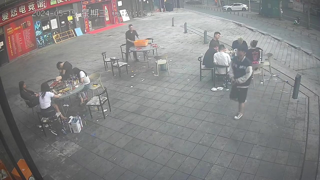 店员还可以，给留了个凳子