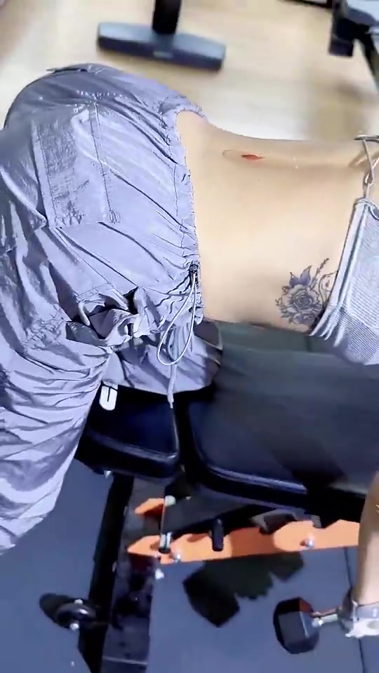 细腰宛若刀！看得我神魂颠倒