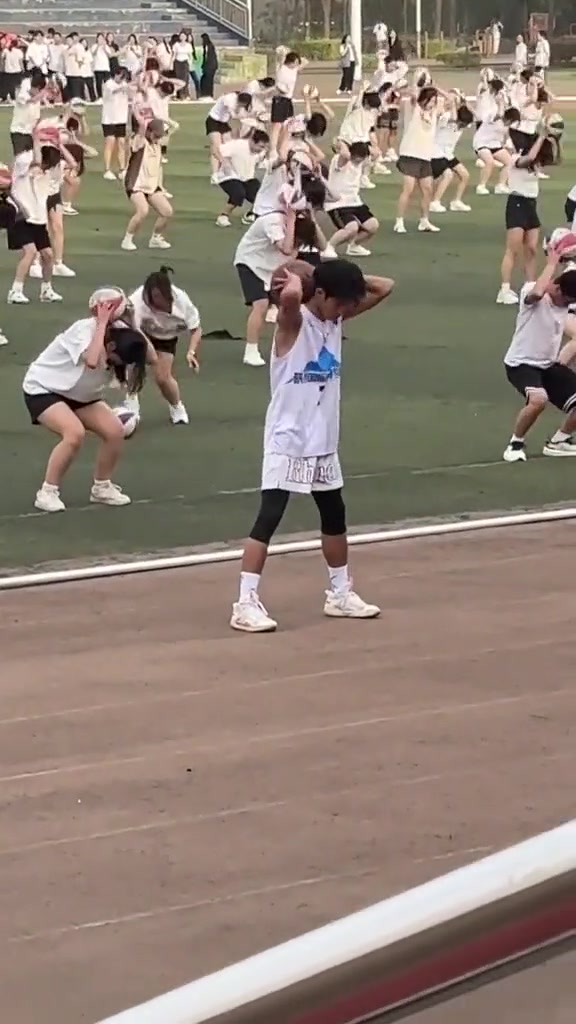 这不是幼儿园表演的项目吗？