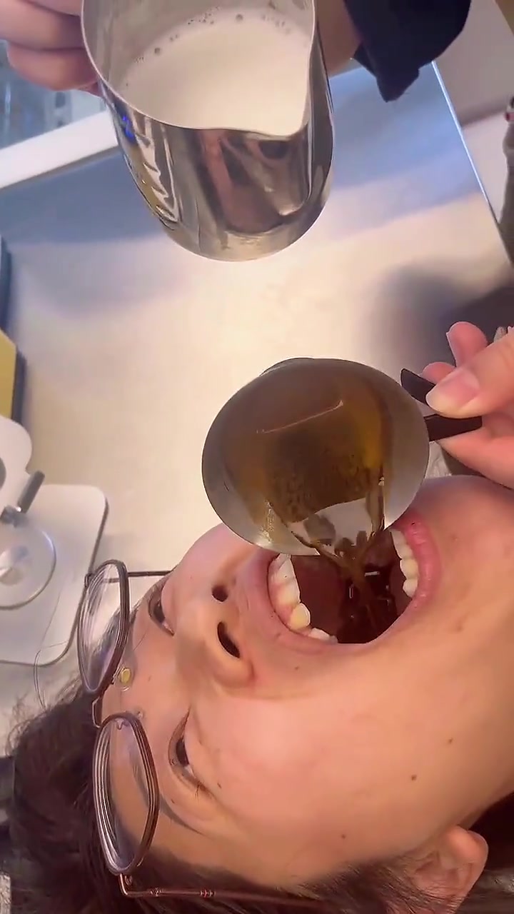 这是打算在嘴里拉花呀，进口咖啡会更好喝嘛？