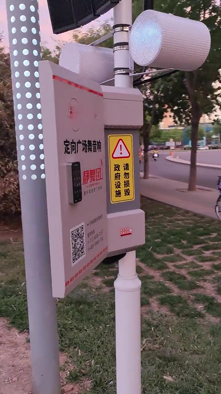 新修建的广场舞设备，开眼界了