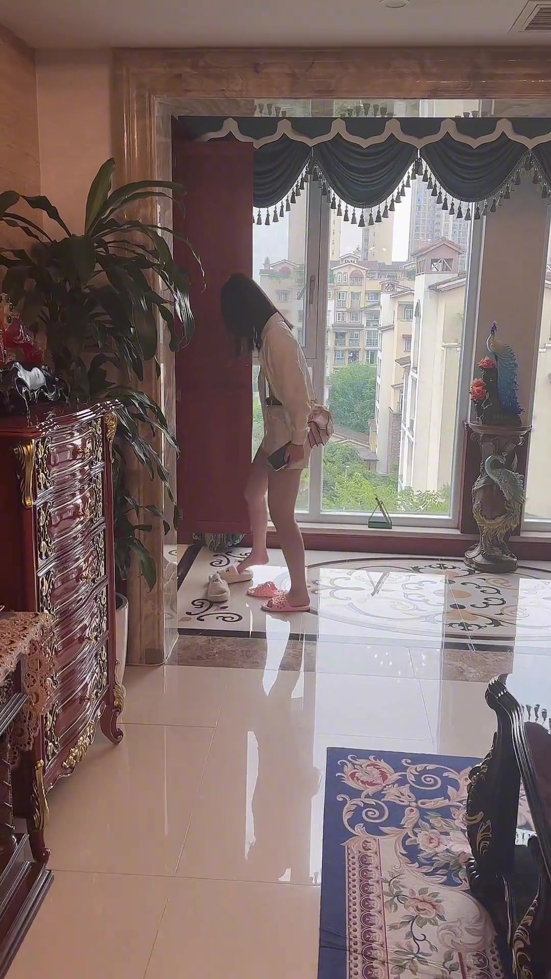 小姐姐应该是要去约会吧！！