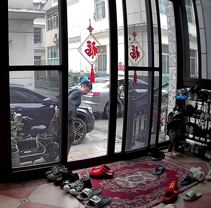 哎呀 ，滑了一下。唉真得劲，再来一下