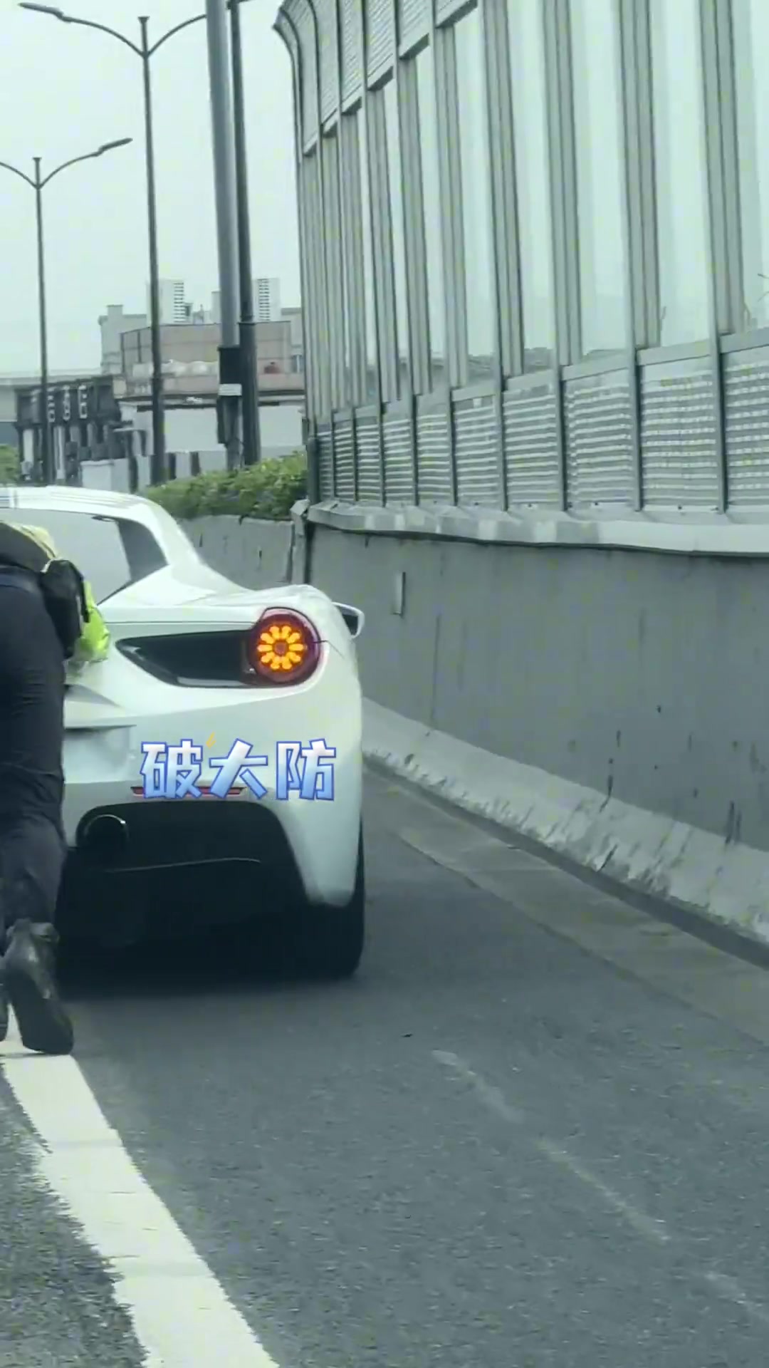 来活了家人们 直接手推车