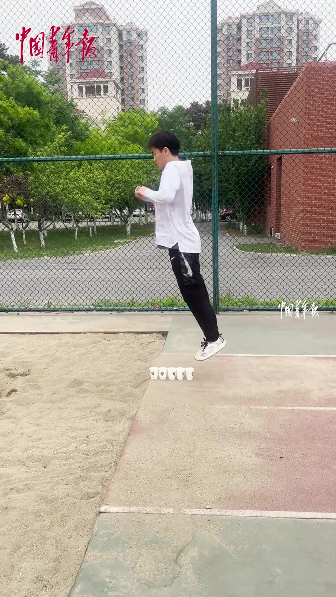刚开始以为是个青铜，看到最后是个王者