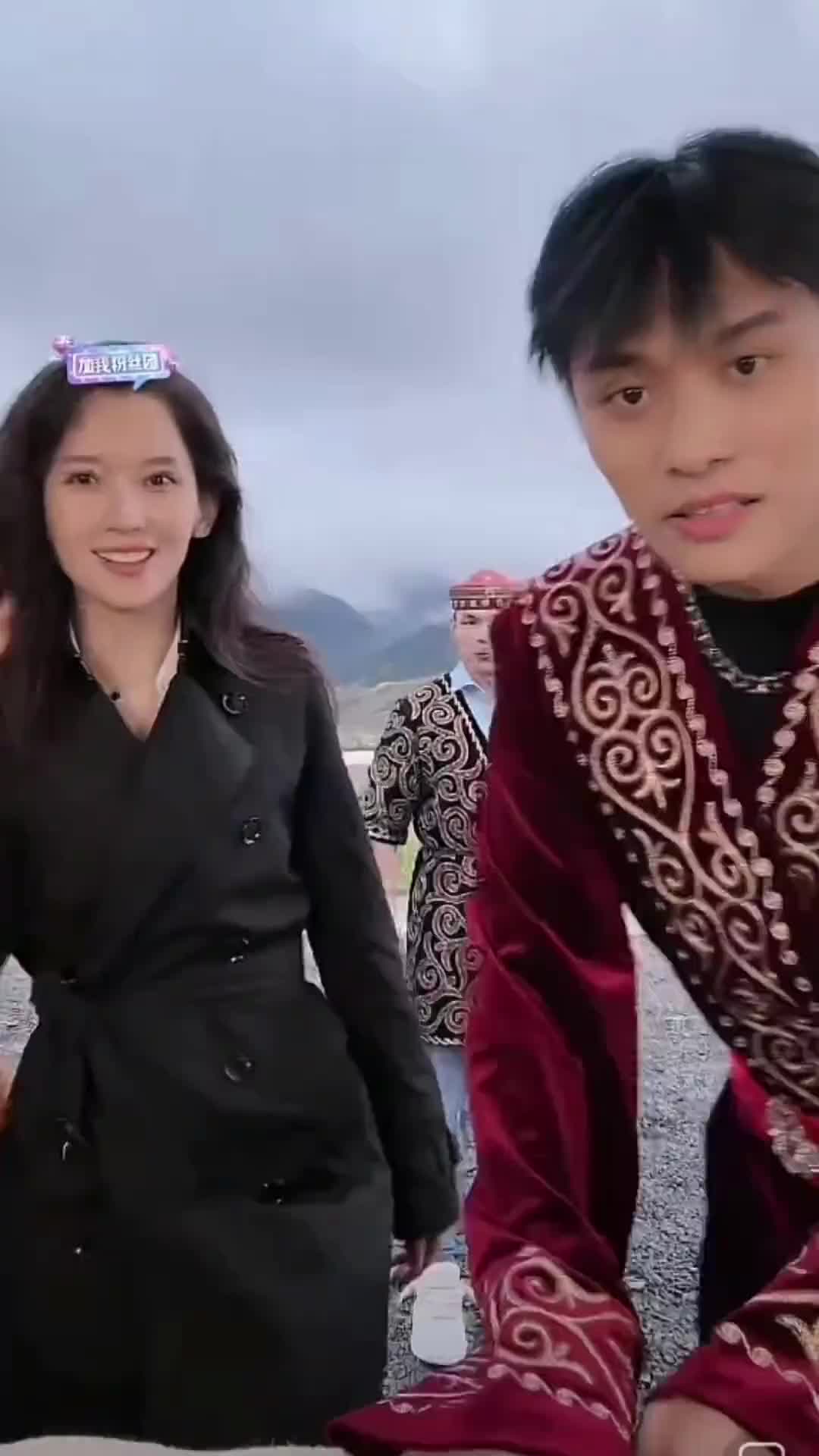 真假？小杨哥曾质问汪峰新女友：单身不？