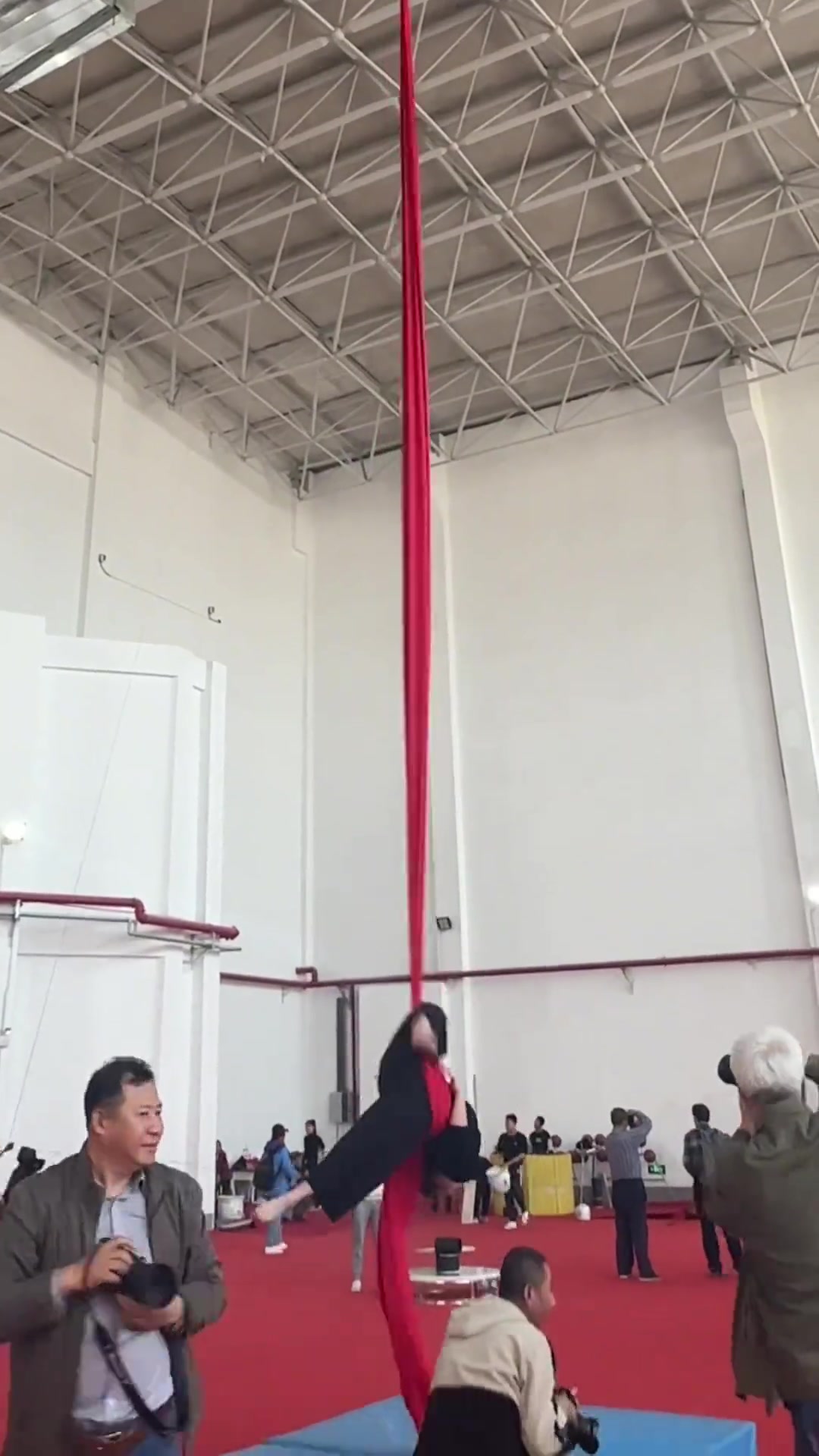 她怎么像个齿轮一样？！卧槽太厉害了