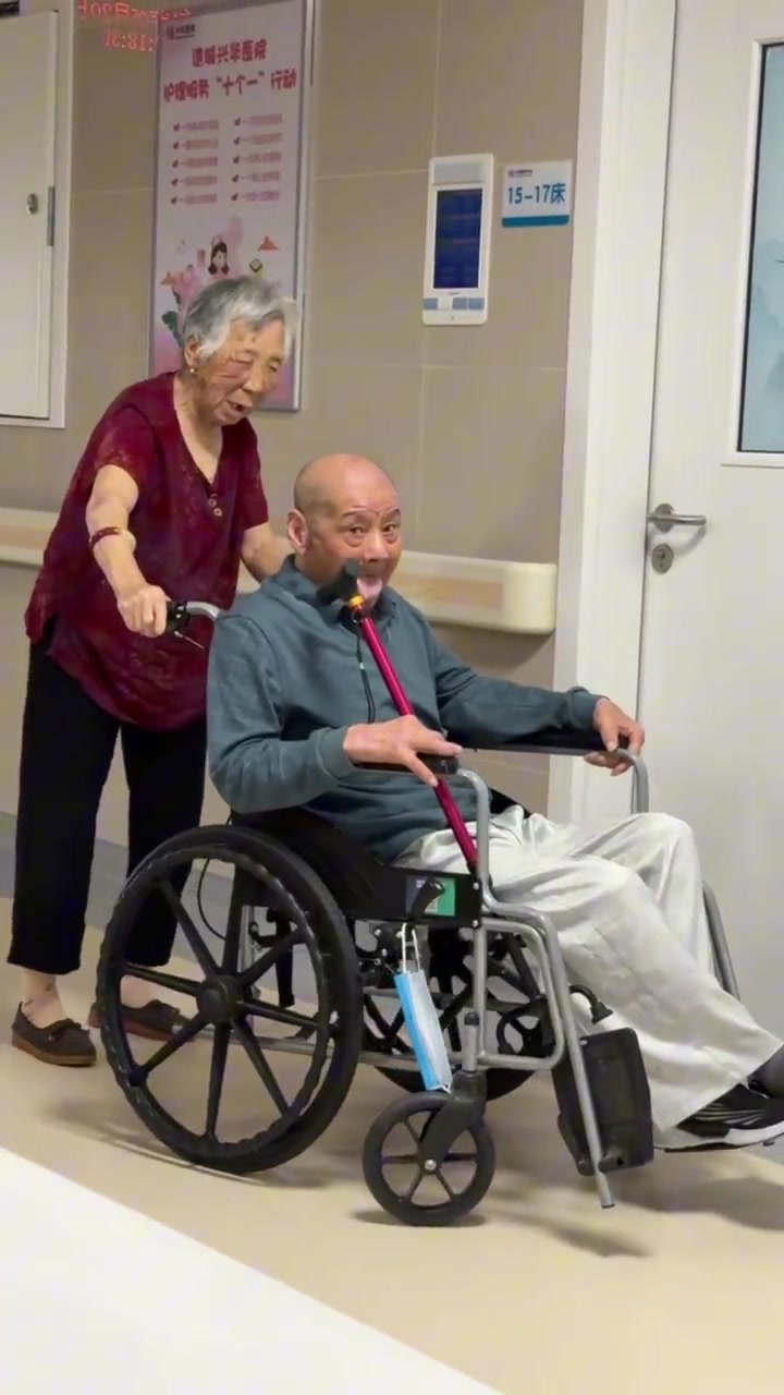 开心快乐不分年龄，祝大家随性及时快乐！