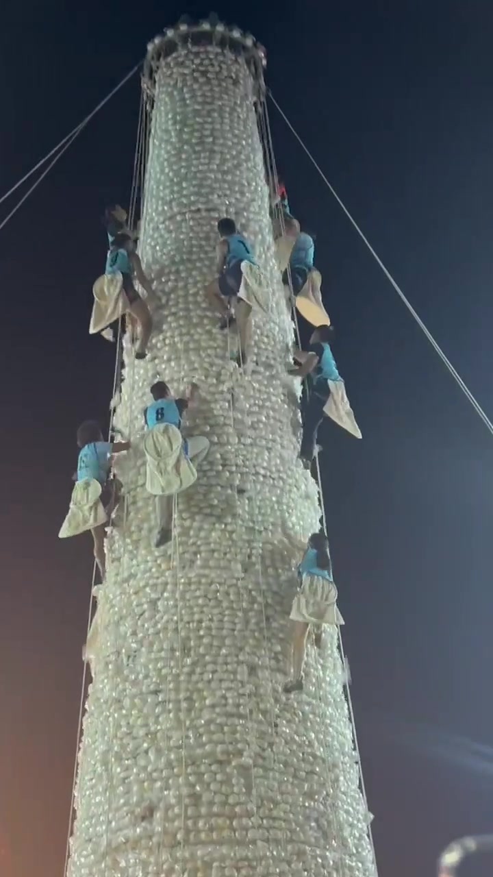 长洲抢包山比赛，密密麻麻，只在电影里看过这种活动