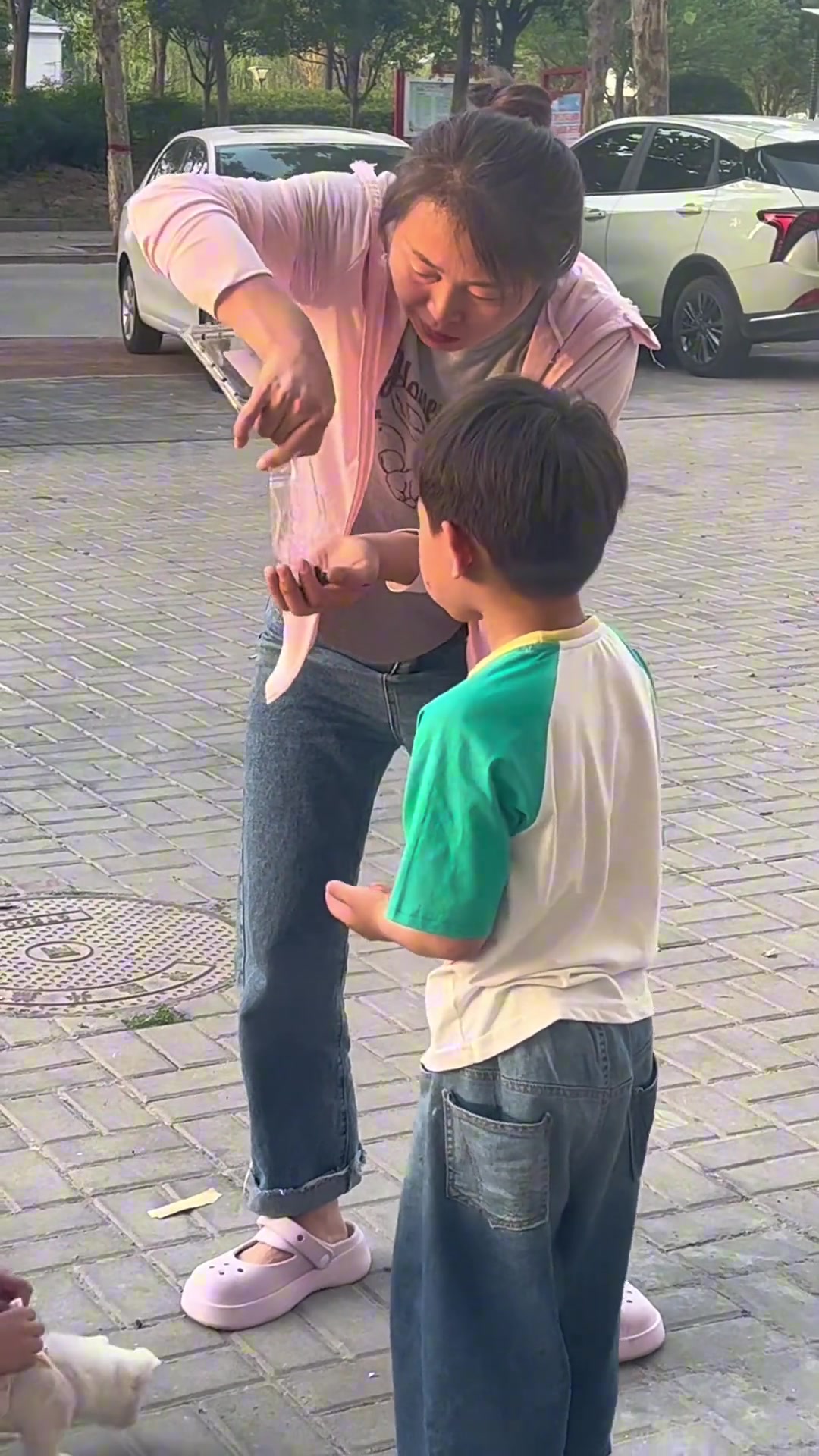 原来是善良的一家人啊 愿每个小狗都能遇见好的主人